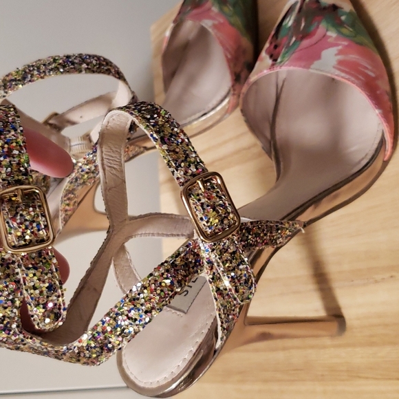 Steve Madden Floral Dress Pumps - Picture 4 of 8